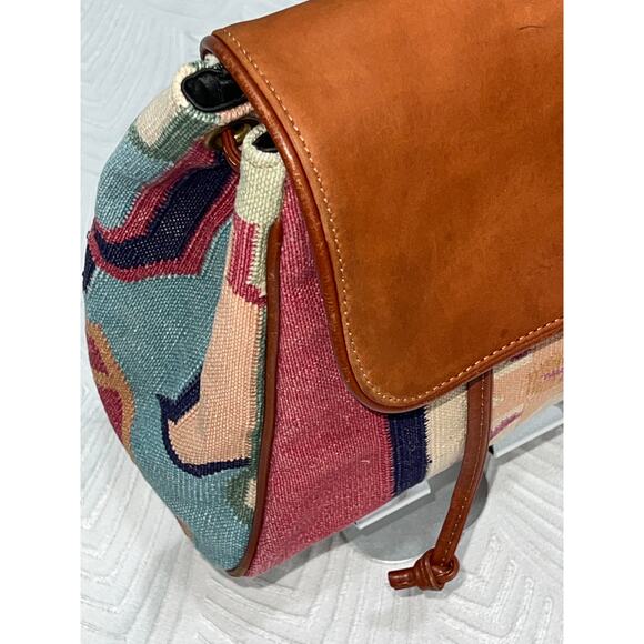 Authentic Marco Avane’ Rug Bag – Handcrafted Dhurrie Backpack with Leather Trim - Picture 4 of 12